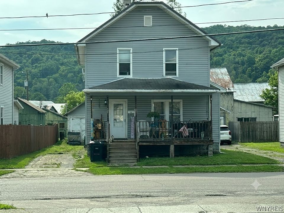 1st image of 127 1st St