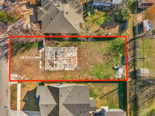 1020 E Lowden St, Fort Worth, TX 76104