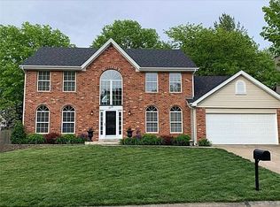 1216 Running Waters Dr, Saint Charles, MO