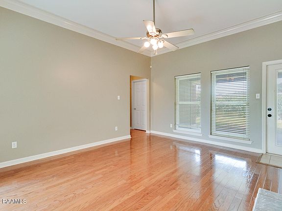 3rd image of 203 Delcy Dr