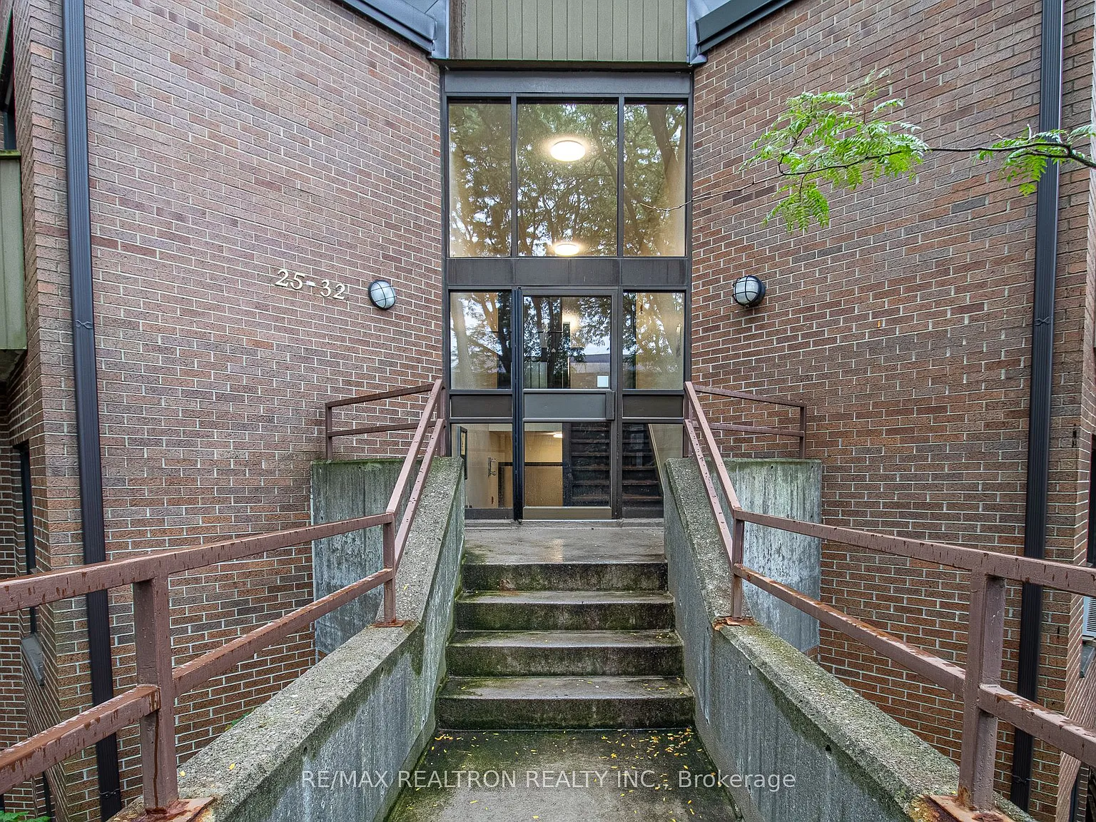 3 bed, $3,050 — Photo 2