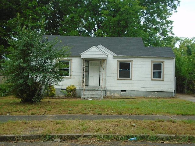 1st image of 985 Wrenwood St