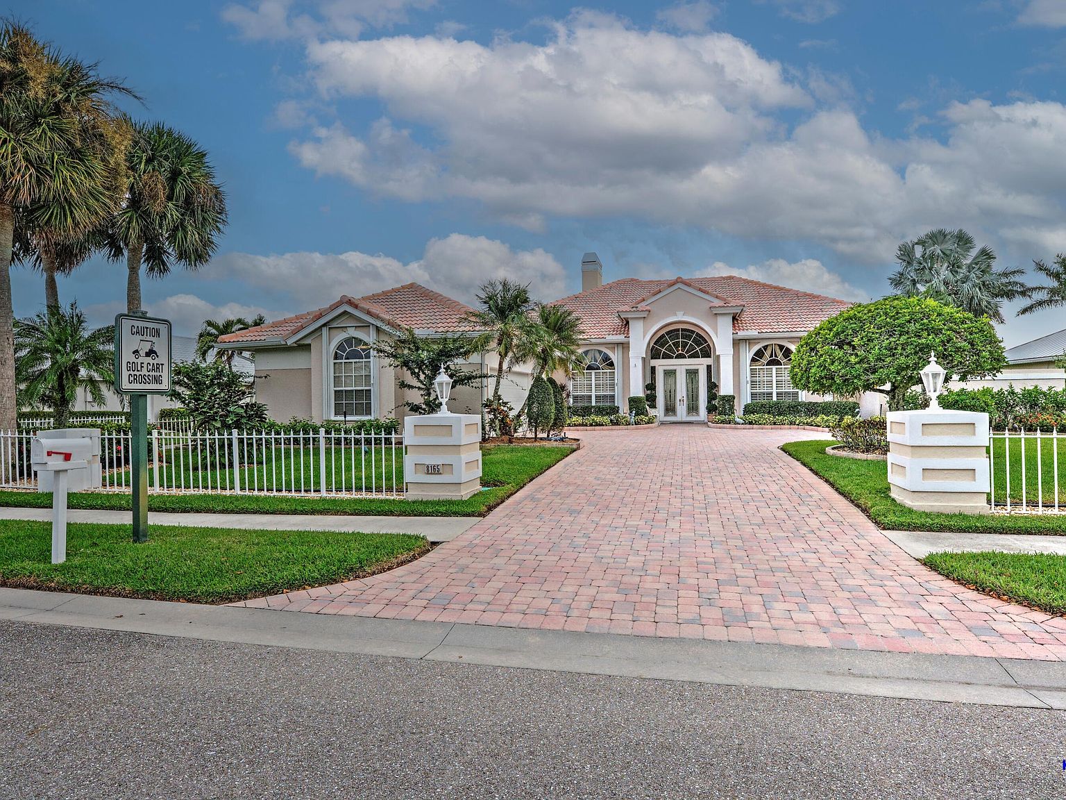 8165 SE Double Tree Dr