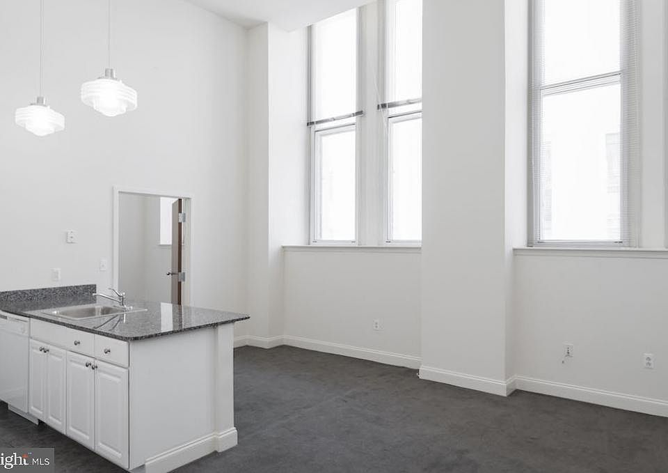 1st image of 1001-13 Chestnut St #305E