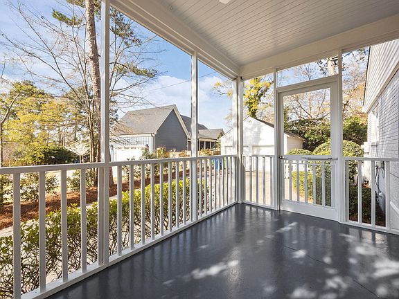 3rd image of 3409 Bellevue Rd