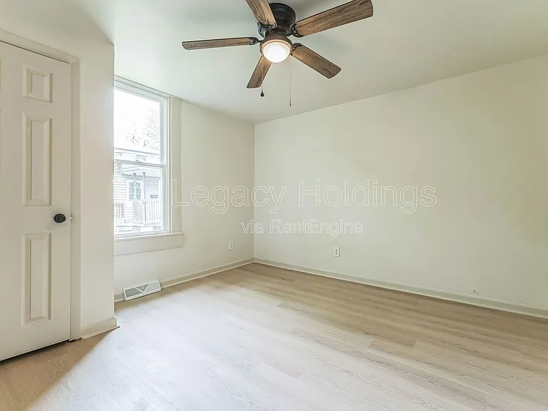 421 Walnut Ave — Photo 28