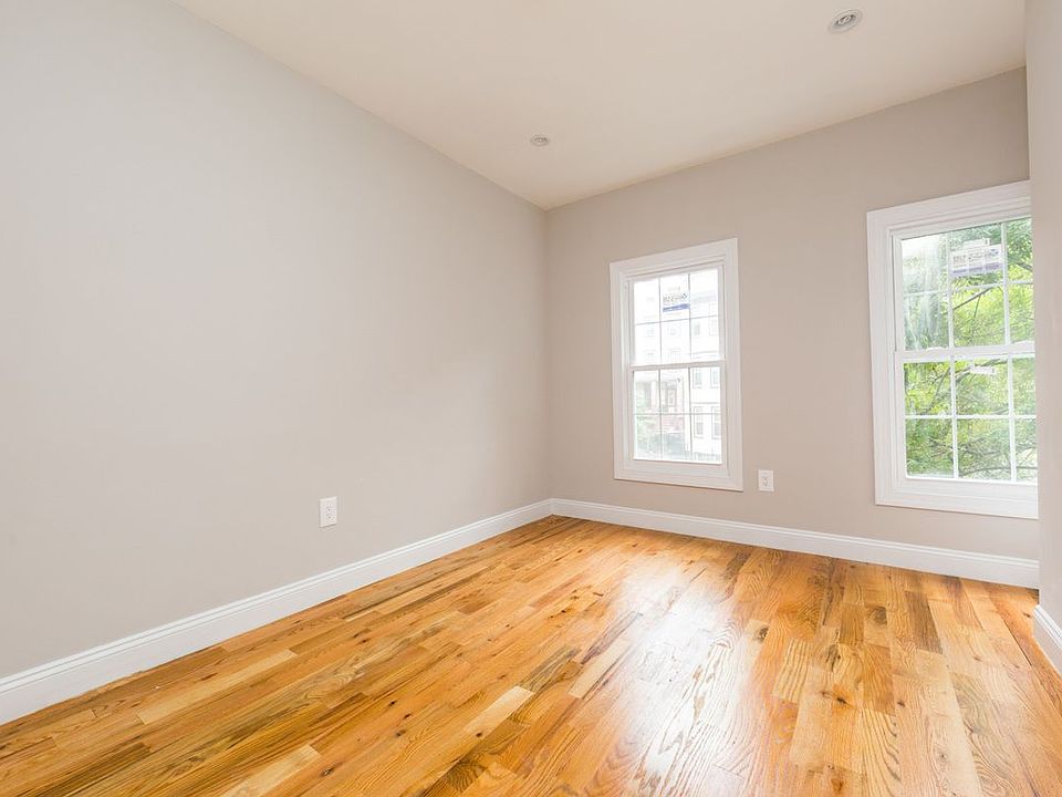 2nd image of 538 E 99th St