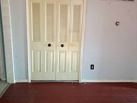4th image of 318 W Market St APT 3