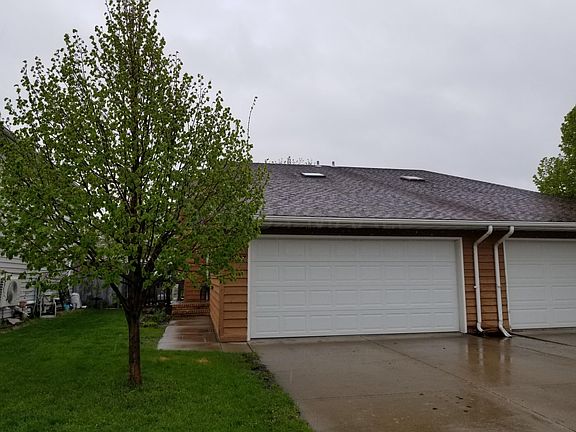 2 Stall Attached Garage
