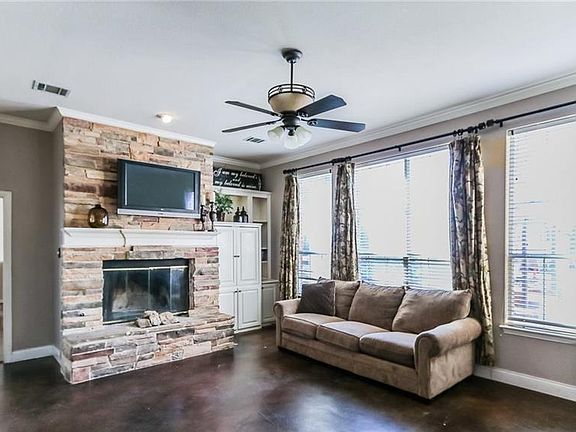 2nd image of 1417 Yardley Pl