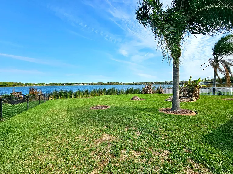 7209 Colonial Lake Dr — Photo 51