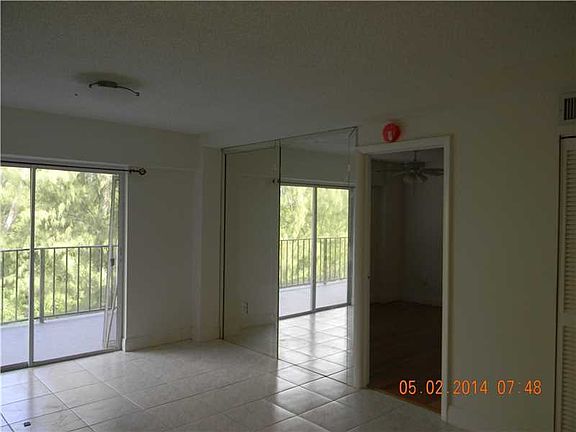 4th image of 16508 NE 26th Ave APT 502