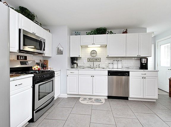 4th image of 1450 Cardinal Dr