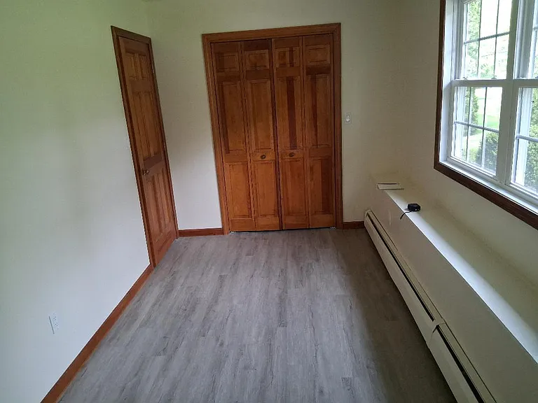 718 Forest Rd — Photo 18