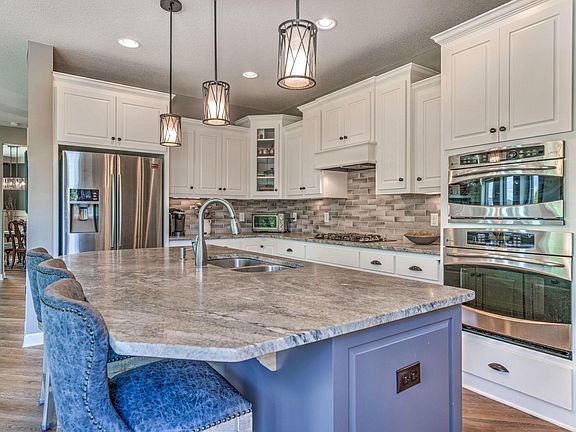 5th image of 3000 White Pine Way