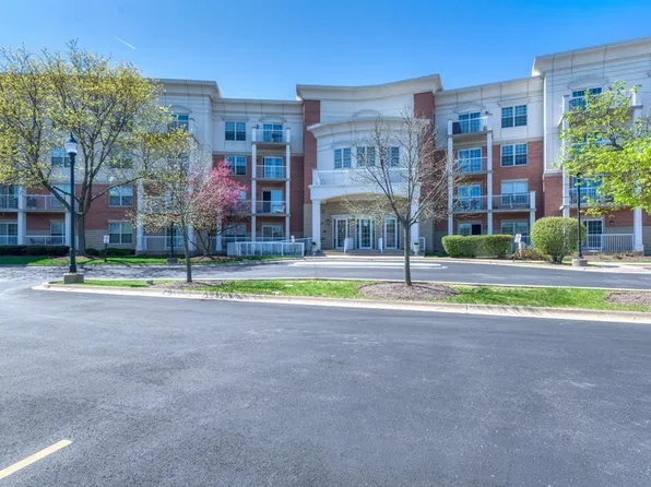 601 W Rand Rd APT 106, Arlington Heights, IL 60004