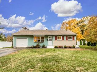 11 Berkshire Cir, Ansonia, CT 06401