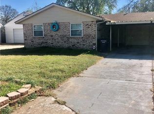 1036 Hargis Ln, Moore, OK 73160