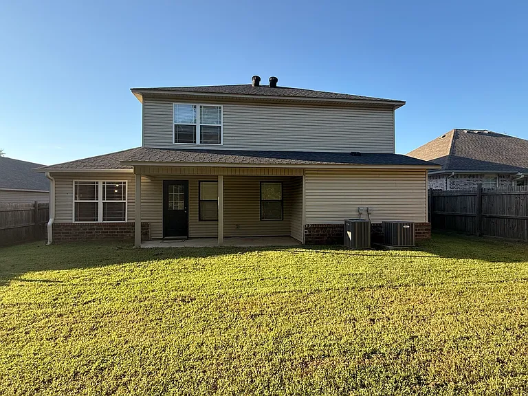 608 Ridge Point Dr — Photo 2