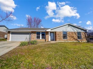 2111 Lion Heart Dr, Miamisburg, OH 45342