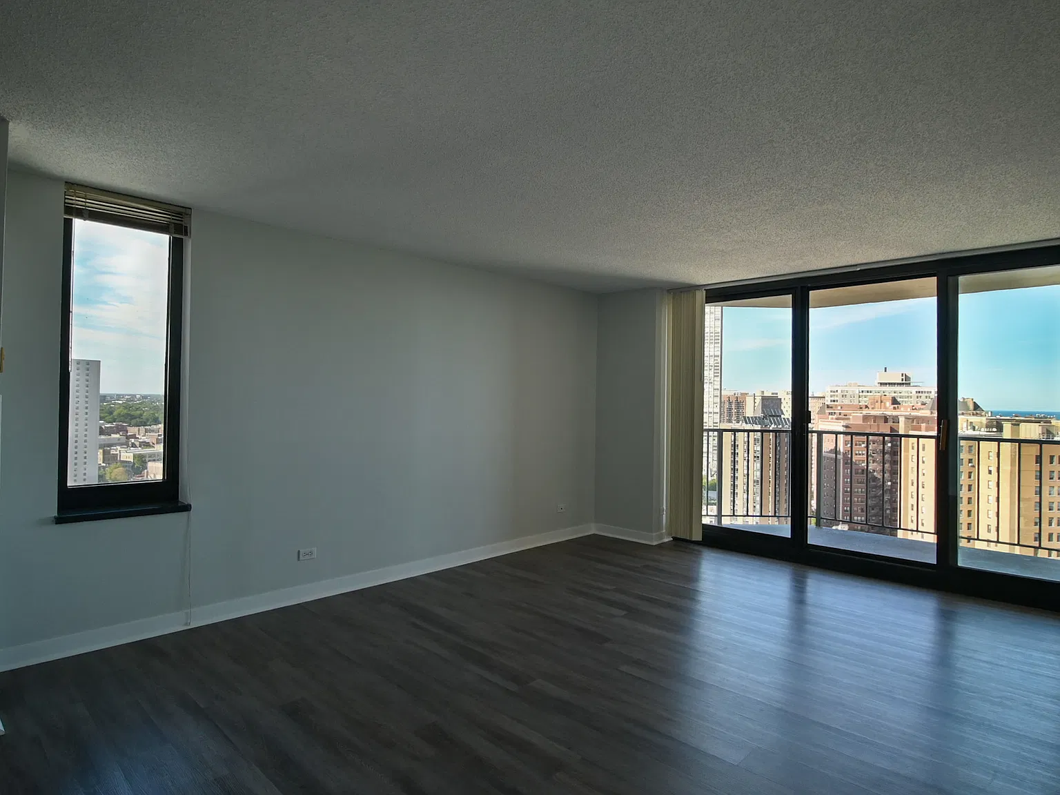 1 bed, 800 sqft, $2,300 — Photo 2