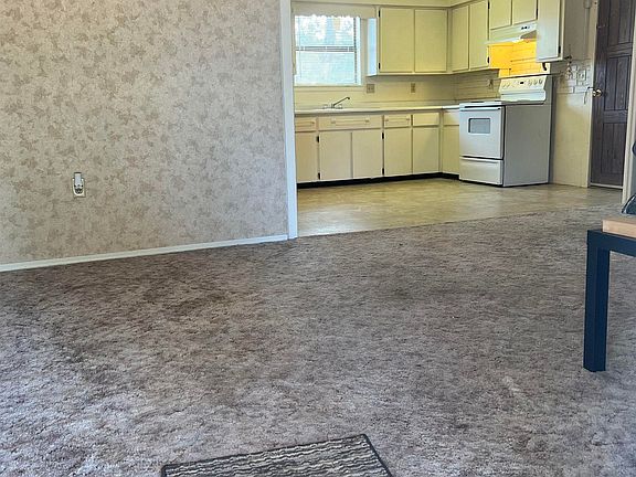 2nd image of 1410 Willow Dr #1