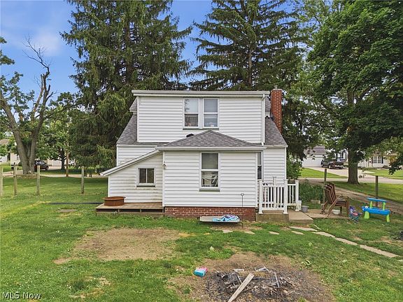 5th image of 2191 Mount Pleasant St NE