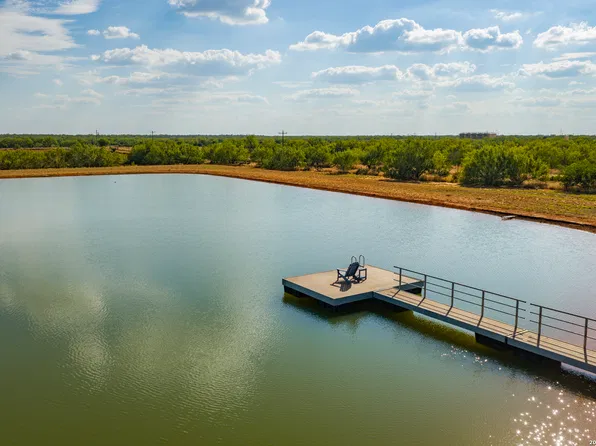 000 County Road 4728, Dilley, TX 78017