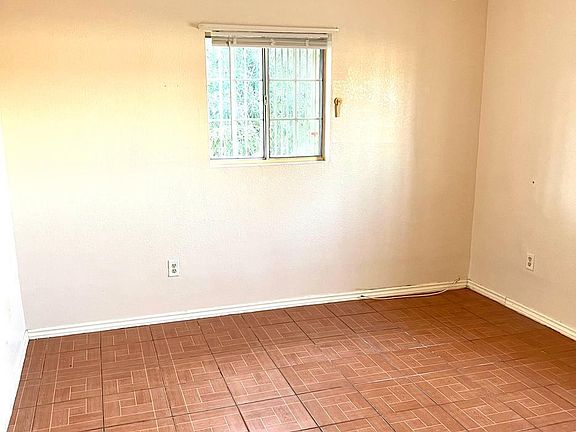 5th image of 1345 Jasmin Ln