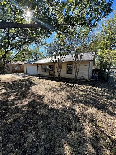 1818 Marshall St Photo 1