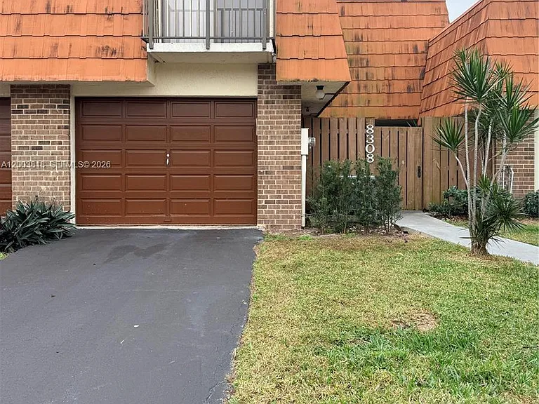 8308 N Coral Cir — Photo 3