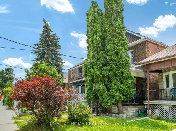 290 McRoberts Ave, Toronto, ON M6E 4P7