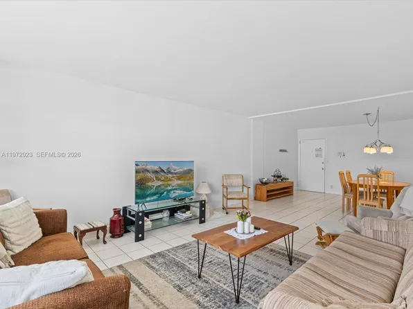 111 Golden Isles Dr APT G8, Hallandale, FL 33009