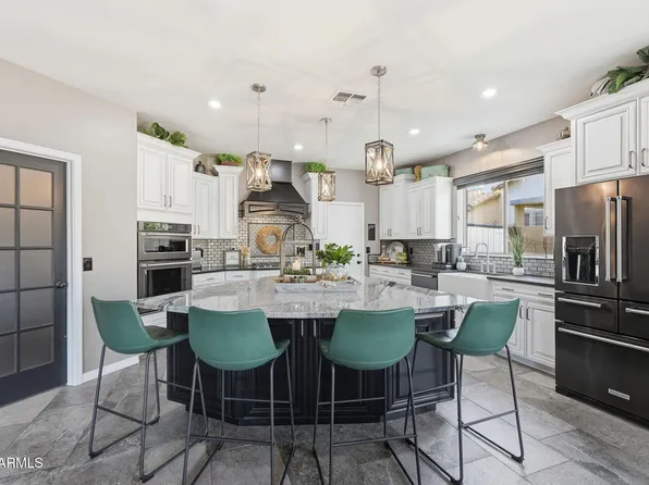 25855 N SANDSTONE Way, Surprise, AZ 85387