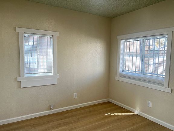 5th image of 133 Chester Ave #137