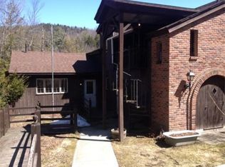 1089 Mohawk Trl, Shelburne, MA 01370