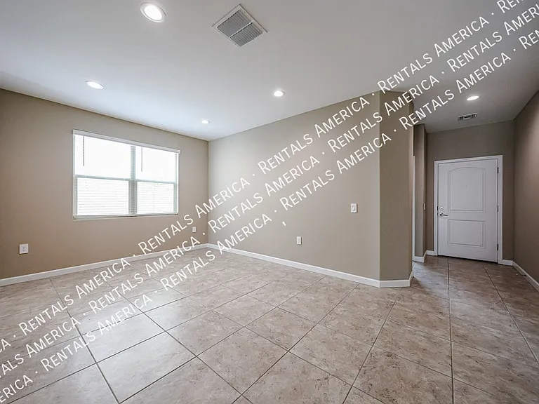 30044 W Avalon Dr — Photo 7