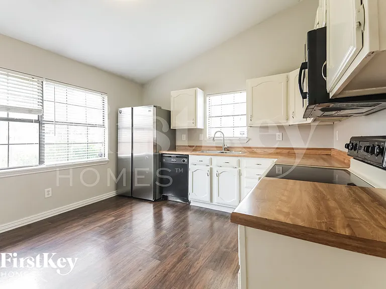 4412 Hale St — Photo 5