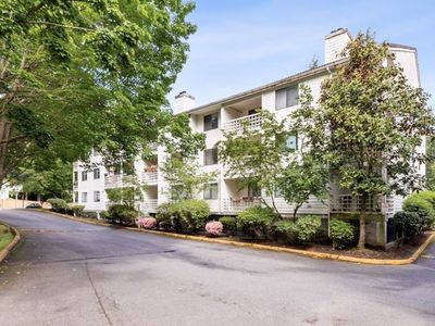 700 N 160th St APT A205, Shoreline, WA, 98133
