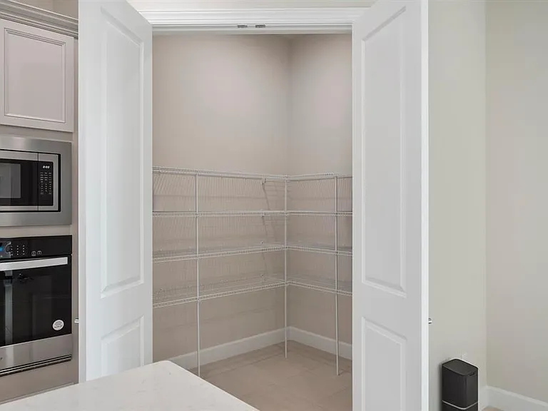 818 SE Courances Dr — Photo 13