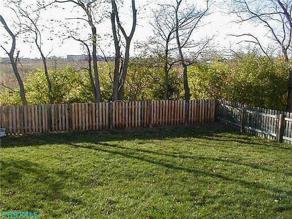 4th image of 309 Iris Trail Dr