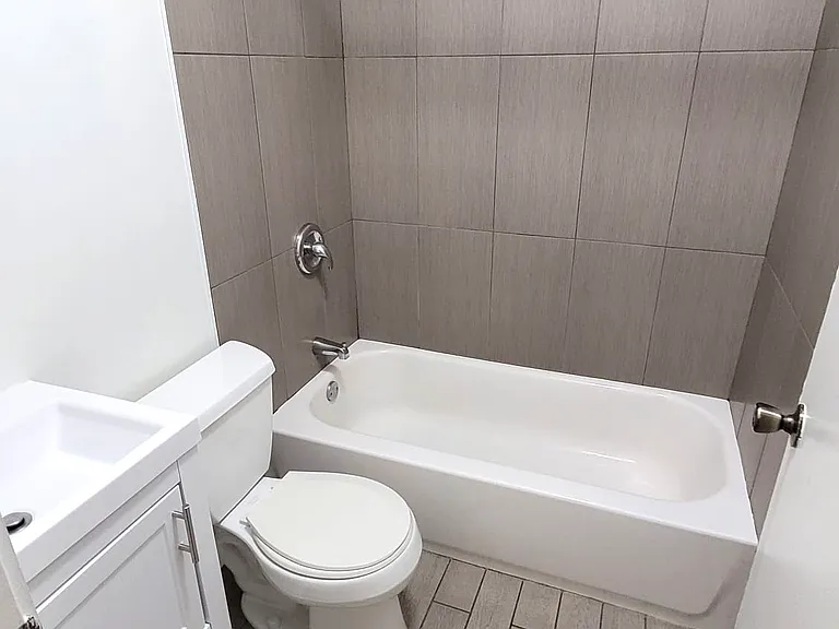4876 W Armitage Ave #1R — Photo 12