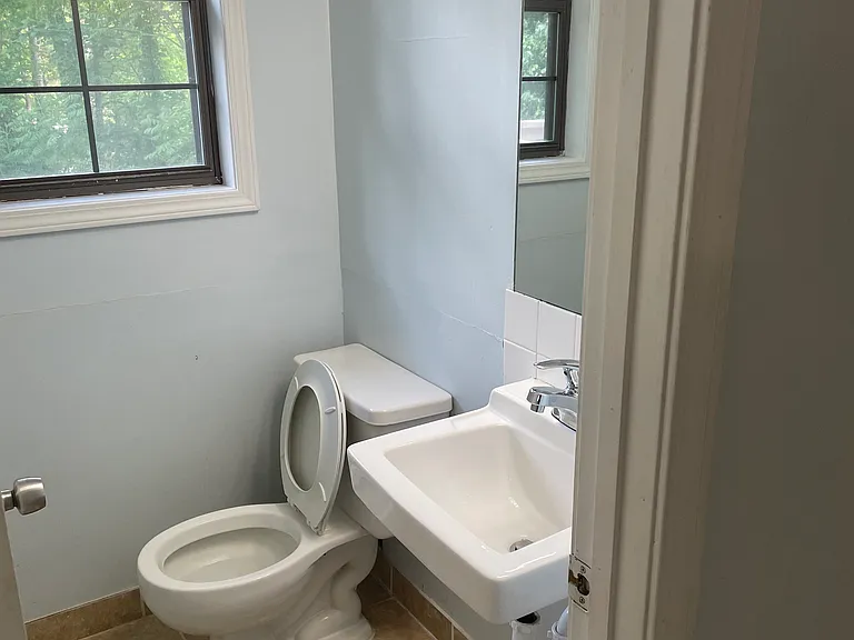 4475 Longley Ln — Photo 18