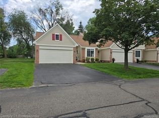37329 Amhurst Dr #23, Westland, MI