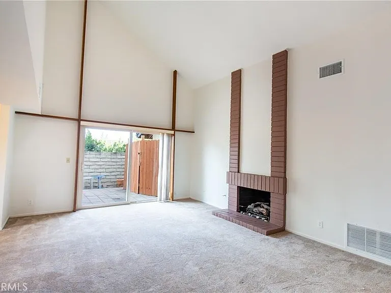 27601 Endeavor St — Photo 9