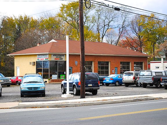 4th image of 1 Donnelly Ave