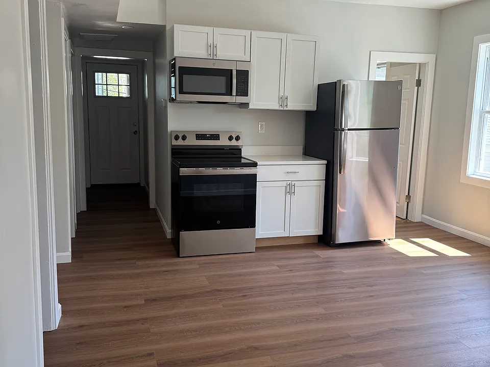 8 Scott St #2