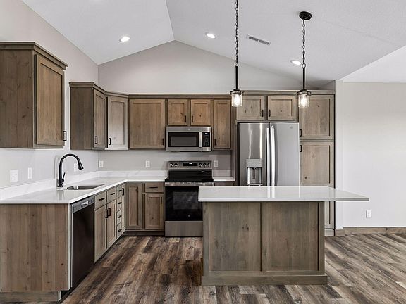 2nd image of 480 Coyote Way