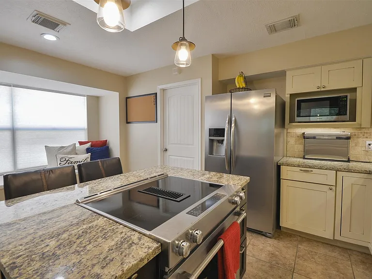 3218 Lake Stream Dr — Photo 23