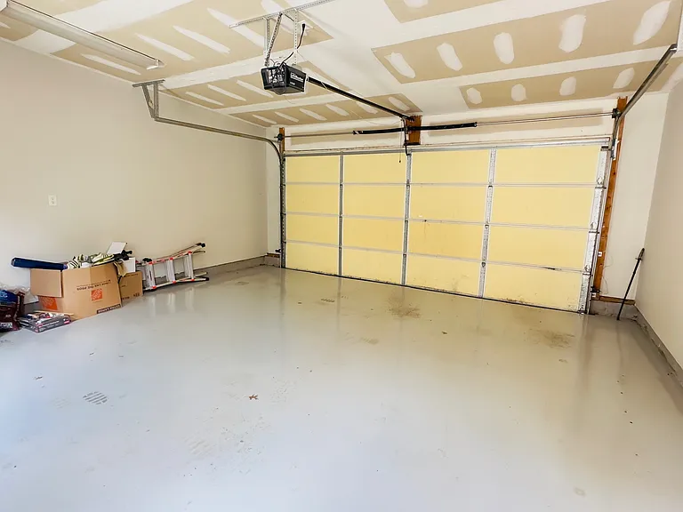 Multi-Car Garage